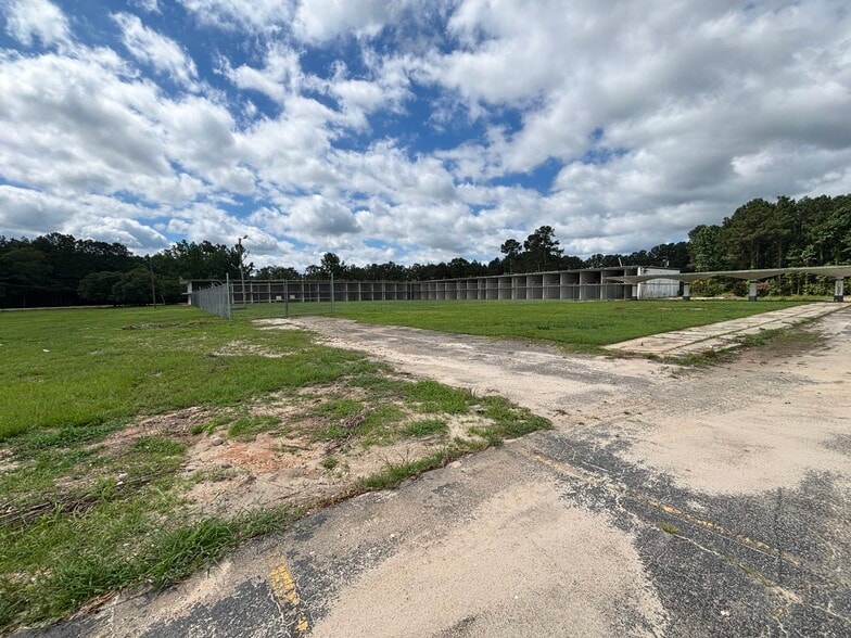 4 Buff Blvd, Summerton, SC for sale - Building Photo - Image 3 of 6