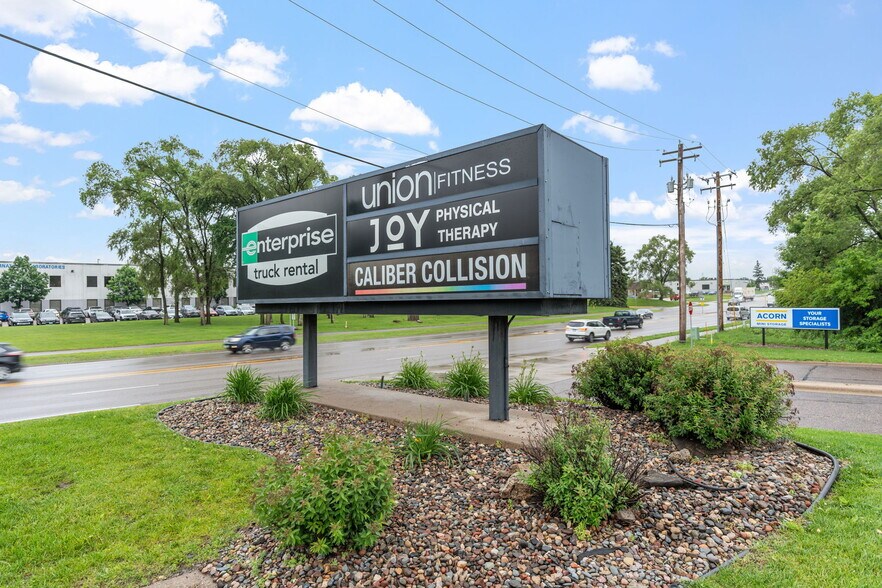 2905 Lexington Ave S, Eagan, MN à vendre - Photo du bâtiment - Image 3 de 131