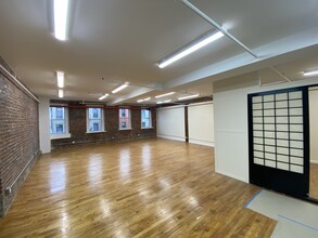 132-138 Mulberry St, New York, NY for lease Interior Photo- Image 2 of 7