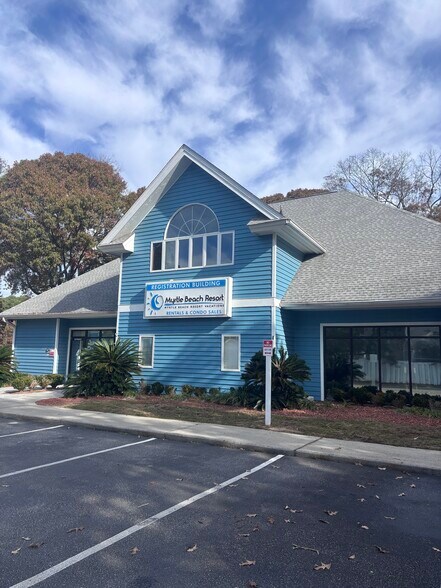 5905 S Kings Hwy, Myrtle Beach, SC à louer - Photo du bâtiment - Image 3 de 11