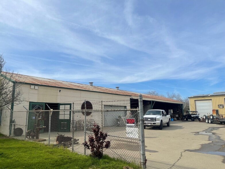840 W Elm Ave, Coalinga, CA for sale - Building Photo - Image 3 of 13