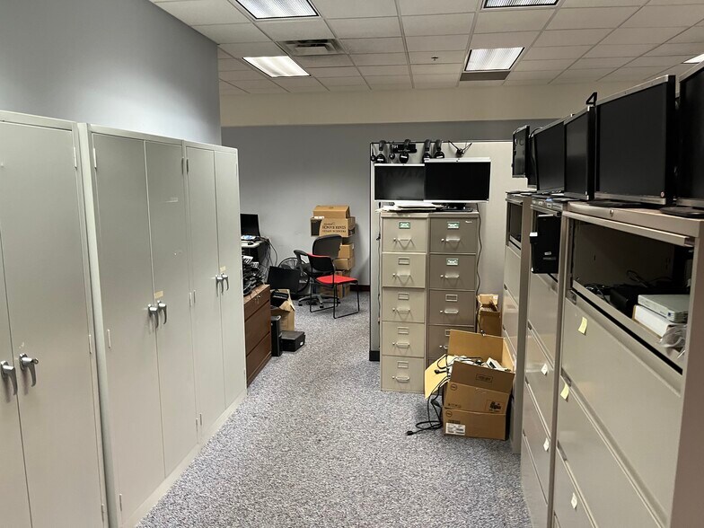 3200 Kanawha Tpke, South Charleston, WV à louer - Photo intérieure - Image 3 de 15