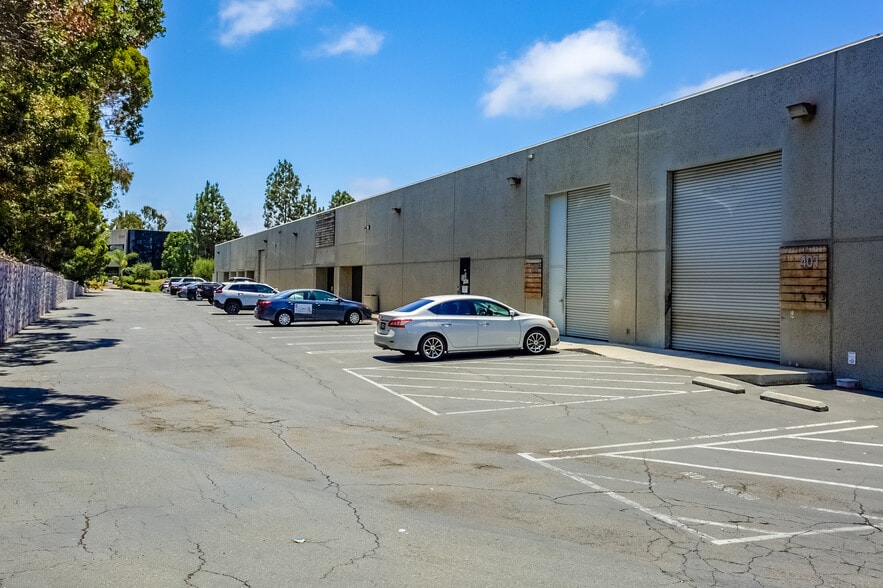 2350 Camino Vida Roble, Carlsbad, CA for lease - Building Photo - Image 2 of 10