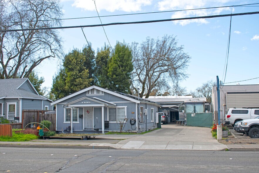 1239 Cleveland Ave, Santa Rosa, CA à vendre - Photo du bâtiment - Image 1 de 15