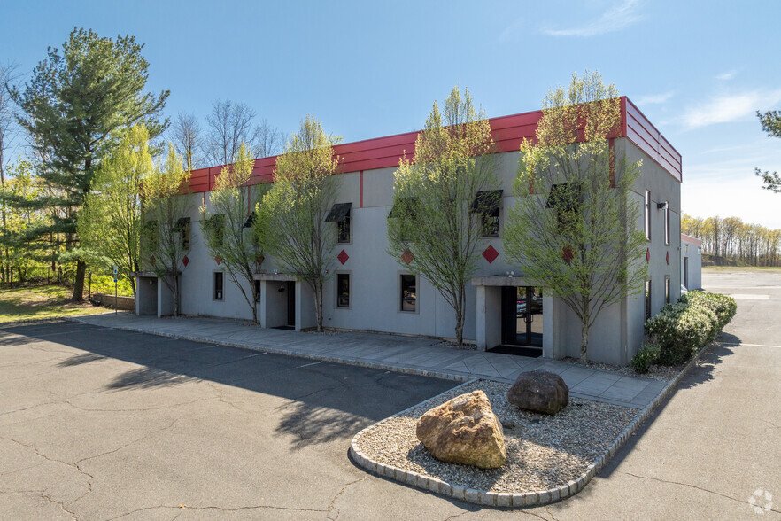 173 Amboy Rd, Morganville, NJ for lease - Building Photo - Image 1 of 15