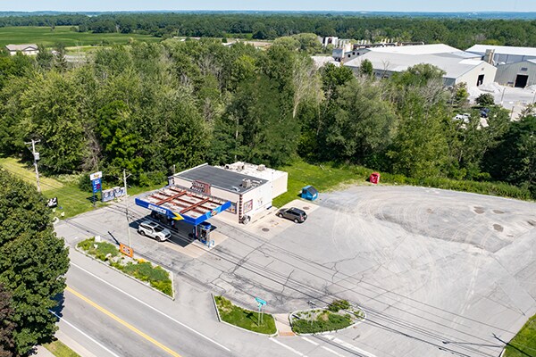 38 Auburn Rd, Seneca Falls, NY à vendre - Photo du bâtiment - Image 2 de 2