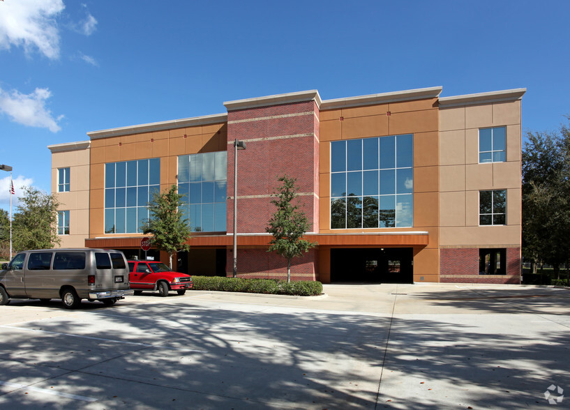 101 Commerce St, Lake Mary, FL for lease - Building Photo - Image 1 of 4