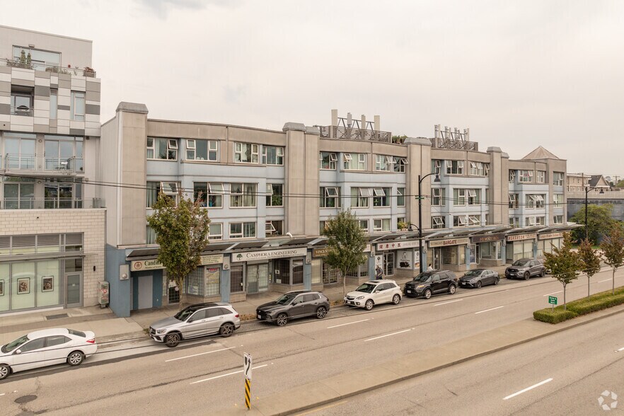 2487 Kingsway, Vancouver, BC à vendre - Photo du bâtiment - Image 2 de 3