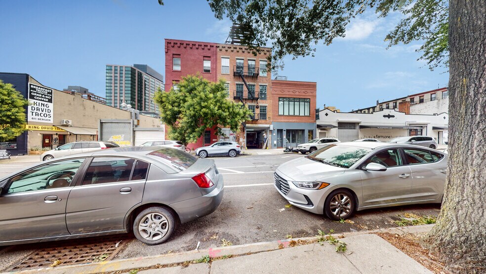 621 Bergen St, Brooklyn, NY à louer - Photo du bâtiment - Image 2 de 2