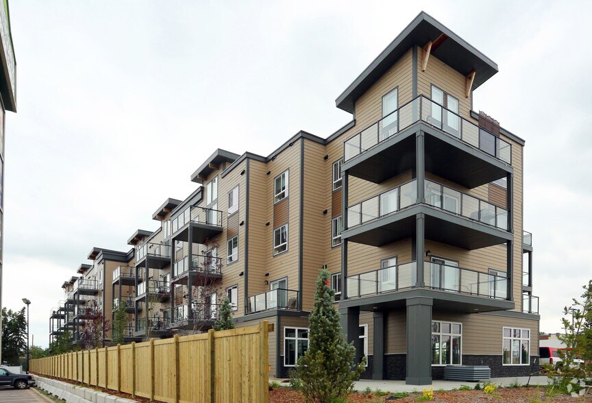 12847 50 St NW, Edmonton, AB à louer - Photo du bâtiment - Image 2 de 3