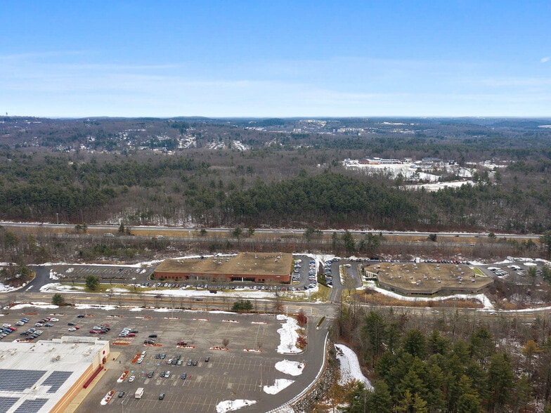 582 Robin Hill St, Marlborough, MA for sale - Building Photo - Image 2 of 10