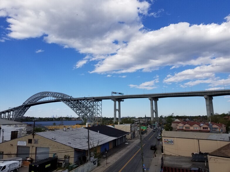 2580 | 2582 Richmond Ter portefeuille de 2 propriétés à vendre sur LoopNet.ca - Photo du bâtiment - Image 3 de 4