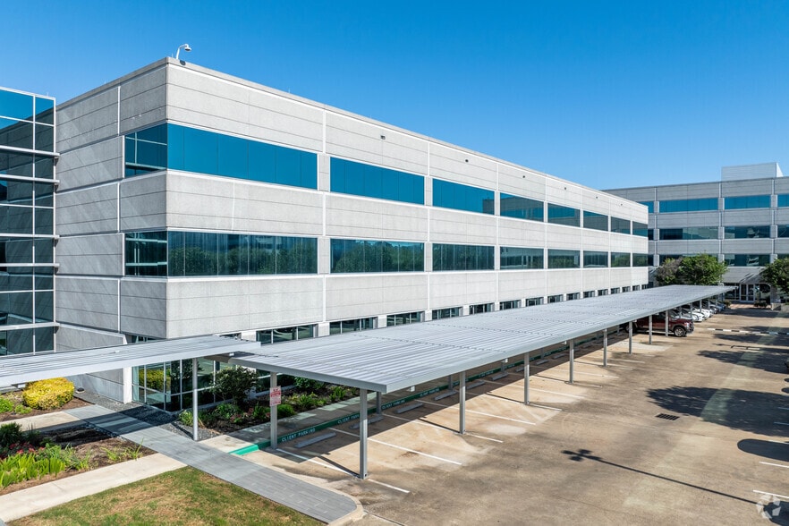 10300 Town Park Dr, Houston, TX for lease - Building Photo - Image 2 of 5