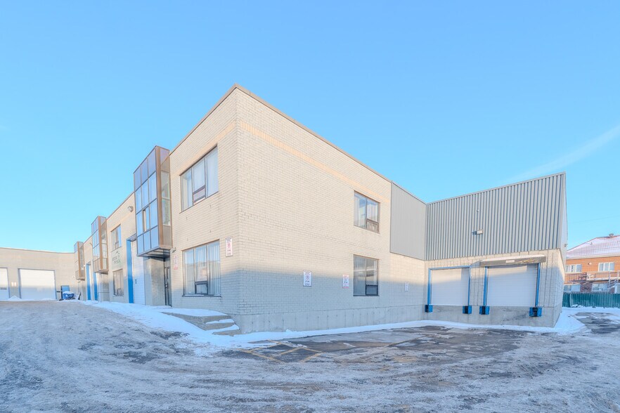 6040-6050 Boul Métropolitain E, Montréal, QC à louer - Aérien - Image 3 de 13