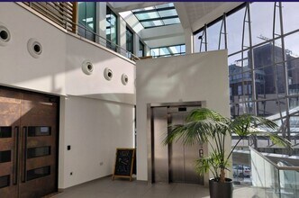 Onslow St, Guildford for lease Primary Photo- Image 2 of 2