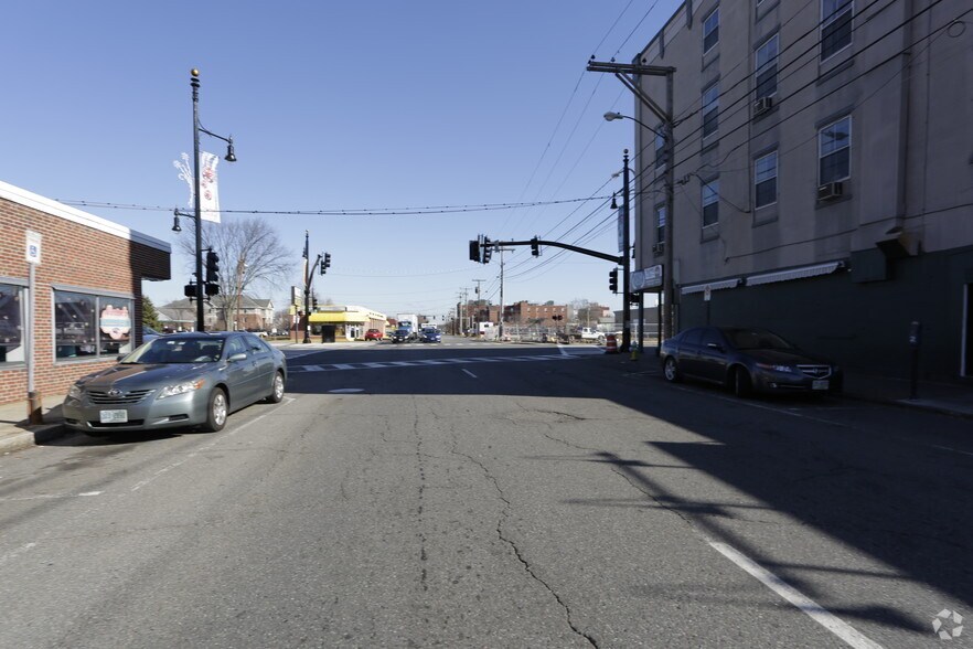 4-10 W Hollis St, Nashua, NH à vendre - Photo du bâtiment - Image 3 de 11