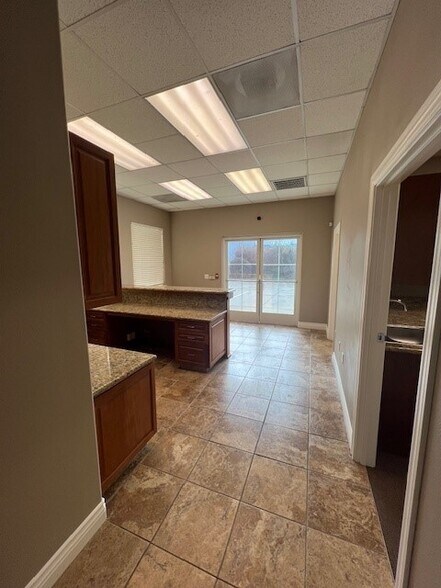 1824 Ackley Cir, Oakdale, CA à louer - Photo intérieure - Image 1 de 5