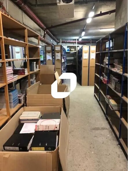 Office in Courbevoie for lease - Building Photo - Image 2 of 7