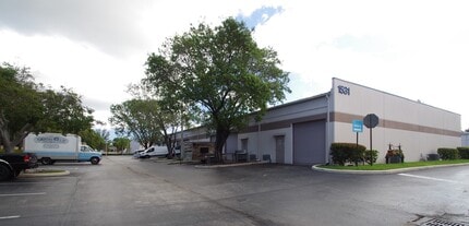 1525 NW 3rd St, Deerfield Beach, FL à louer Photo du bâtiment- Image 2 de 13