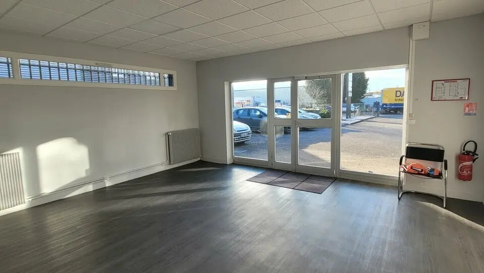 Bureau dans Saint-Étienne-du-Rouvray à louer - Photo intérieure - Image 2 de 10