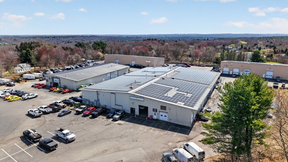 28 Hastings St, Mendon, MA à vendre - Photo du bâtiment - Image 2 de 8