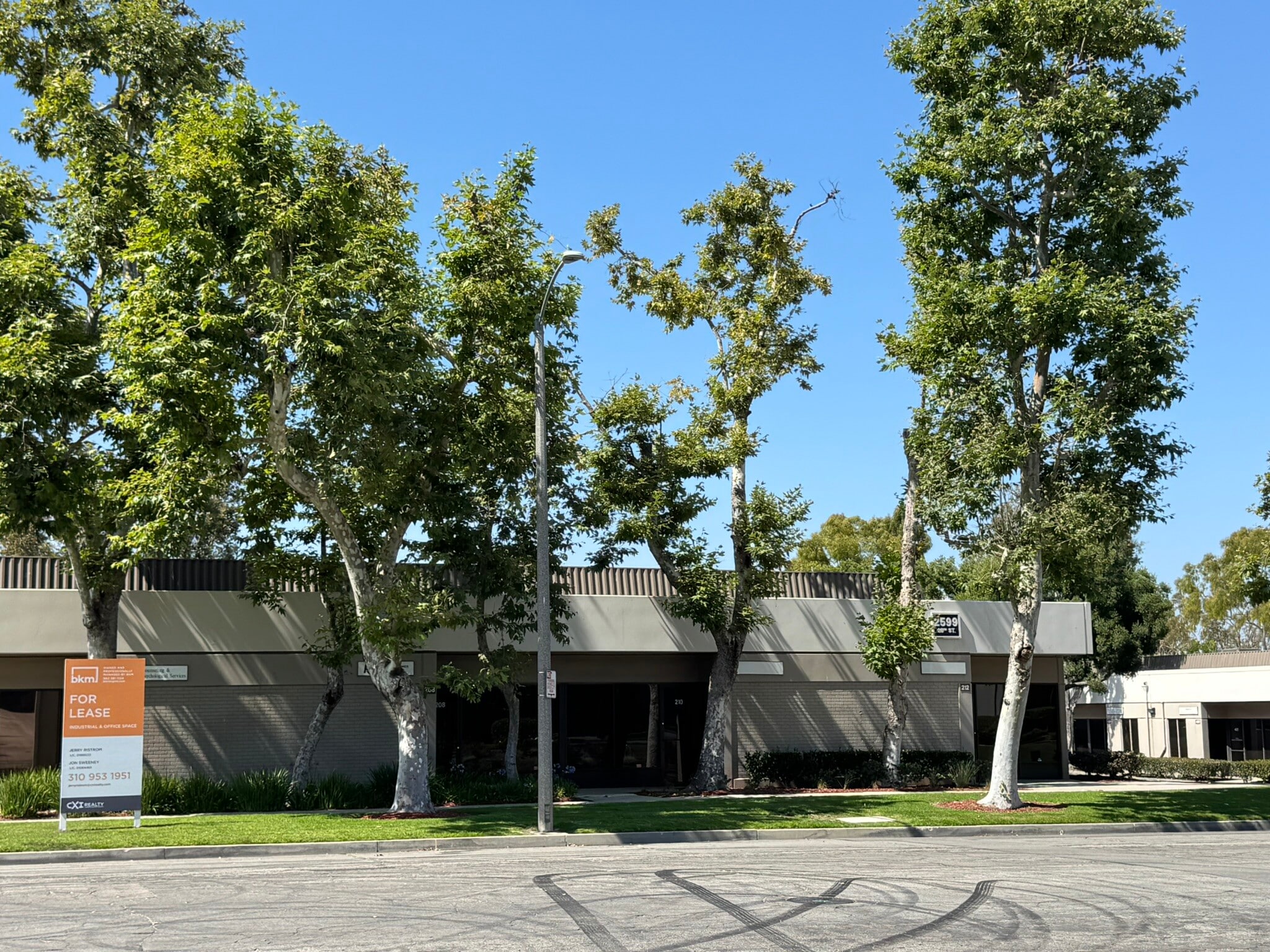 2599 E 28th St, Signal Hill, CA for lease Building Photo- Image 1 of 35