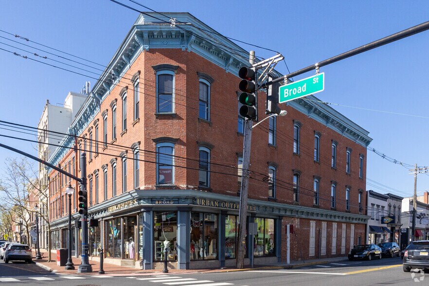 2-10 Broad St, Red Bank, NJ for lease - Building Photo - Image 2 of 16