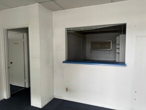 215-275 Main St, El Segundo, CA à louer Photo intérieure- Image 2 de 6