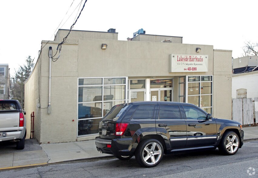 32 Douglas Ave, Yonkers, NY à louer - Photo du bâtiment - Image 2 de 2