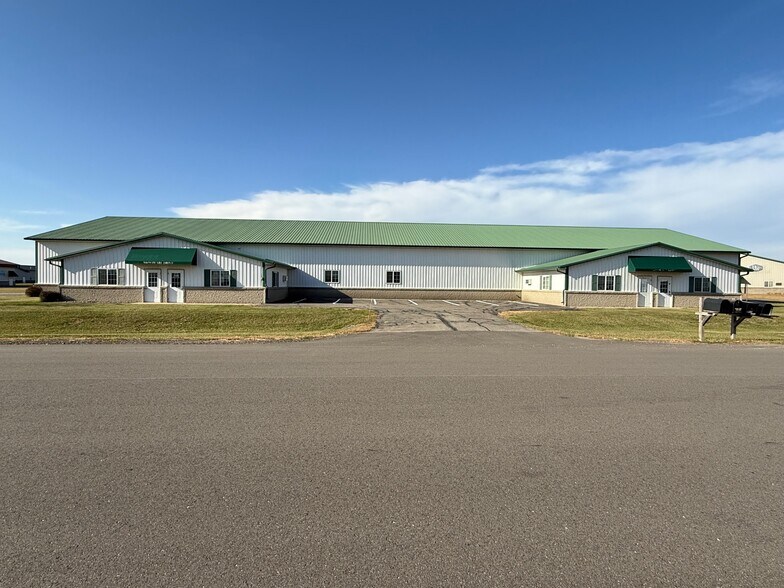 30659 Pearl Dr, Saint Joseph, MN à vendre - Photo du bâtiment - Image 3 de 18