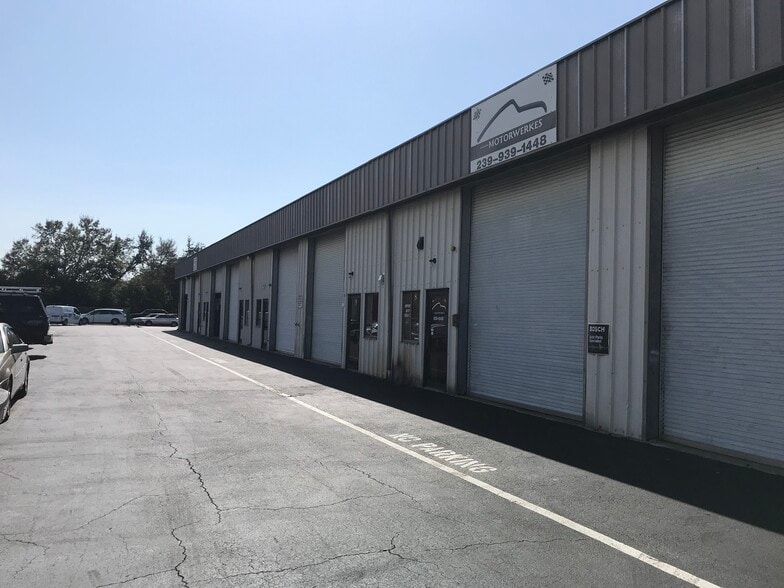 2420 Concorde Dr, Fort Myers, FL for lease - Building Photo - Image 2 of 10