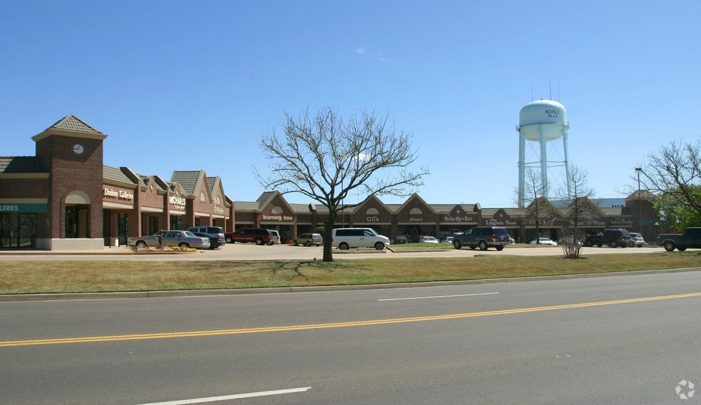 7630-7656 N Western Ave, Oklahoma City, OK for lease - Building Photo - Image 2 of 14