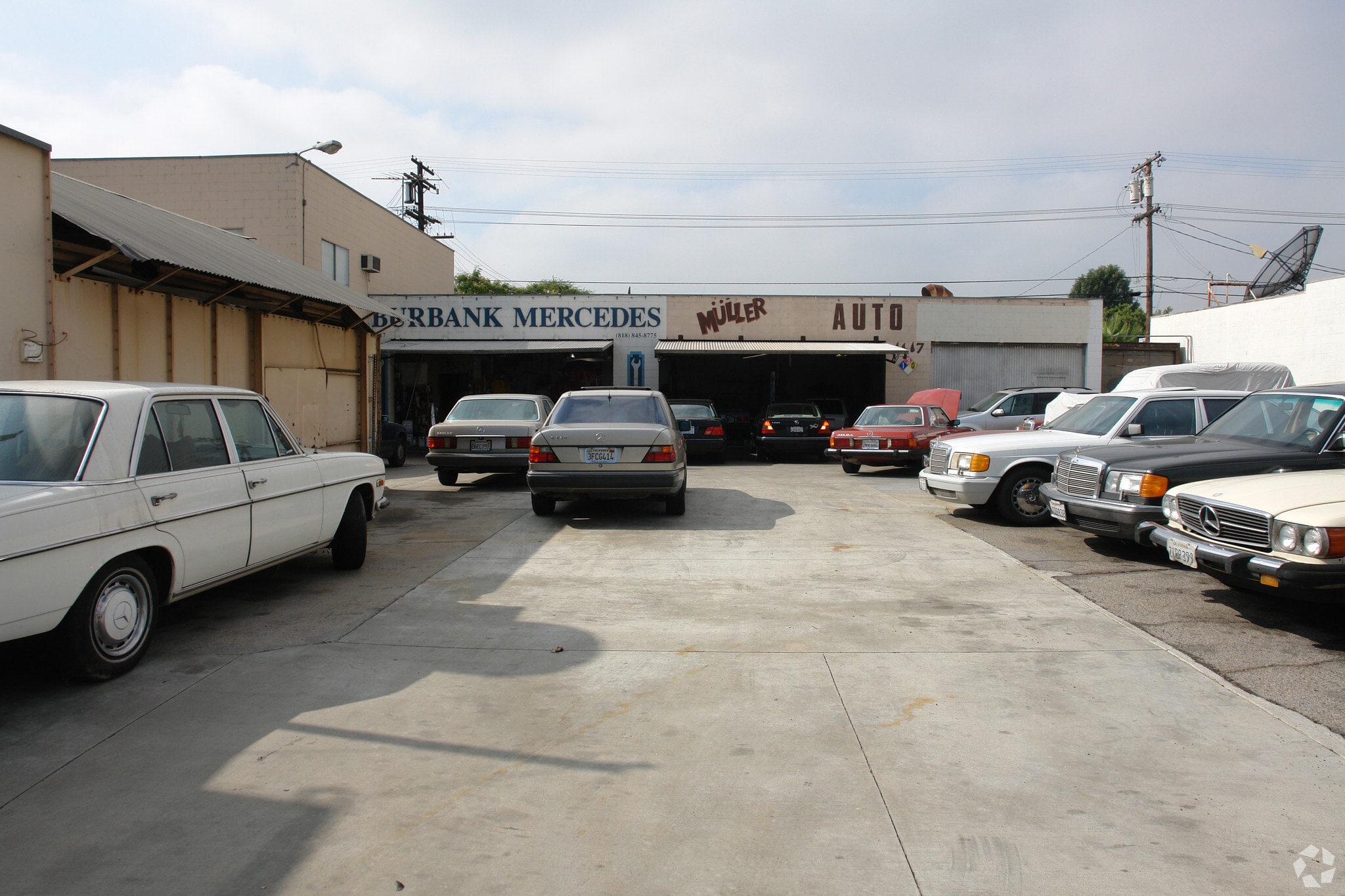 1617 N San Fernando Blvd, Burbank, CA for lease Primary Photo- Image 1 of 7