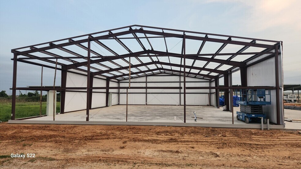 14566 Industrial Park, Aubrey, TX for sale - Building Photo - Image 3 of 26