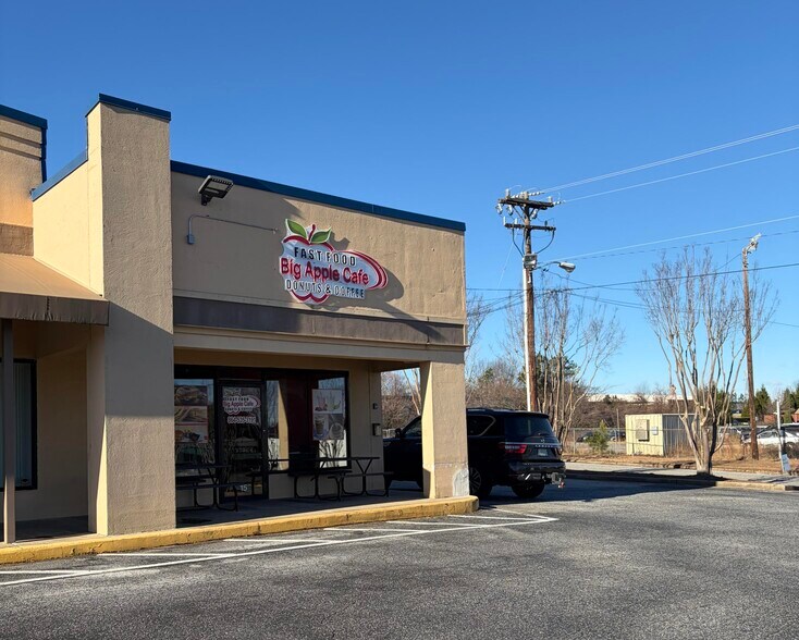 1564 Asheville Hwy, Spartanburg, SC à louer - Photo du bâtiment - Image 3 de 3