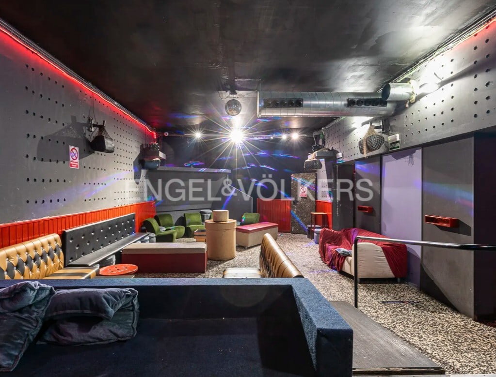 Retail in Barcelona, Barcelona for lease Interior Photo- Image 1 of 5