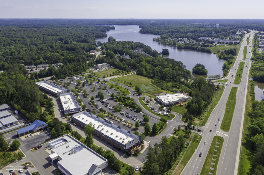 7000-7044 Woodlake Commons Loop, Midlothian, VA for lease - Building Photo - Image 2 of 16