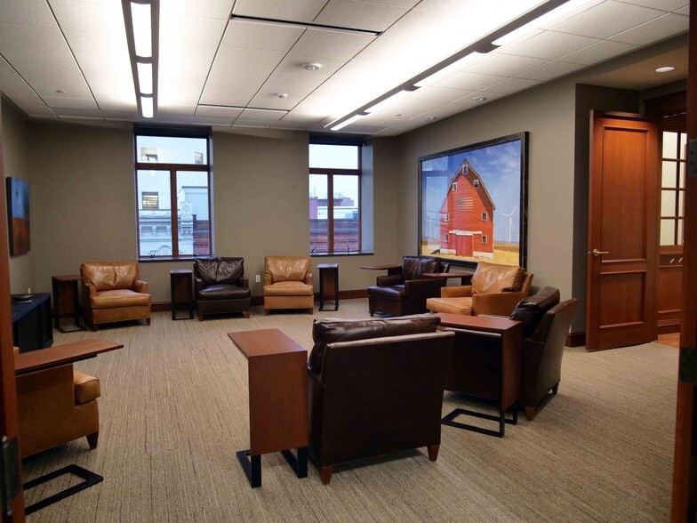 116-120 Ottawa Ave NW, Grand Rapids, MI for lease - Interior Photo - Image 3 of 16