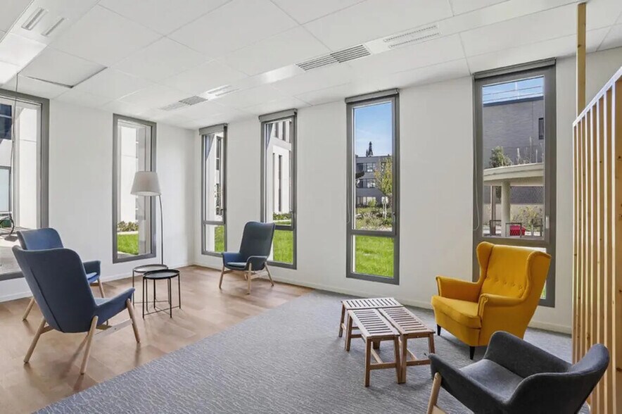 Flex dans Villeurbanne à louer - Photo du bâtiment - Image 3 de 17