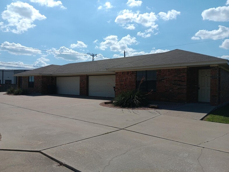 900 McDaniel Cir, Killeen, TX for sale - Building Photo - Image 1 of 17