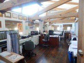 209 Center St, Bridgeport, CT à vendre Photo intérieure- Image 2 de 17