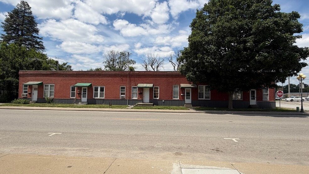 209 S Central Ave, Casey, IL for sale - Building Photo - Image 2 of 5