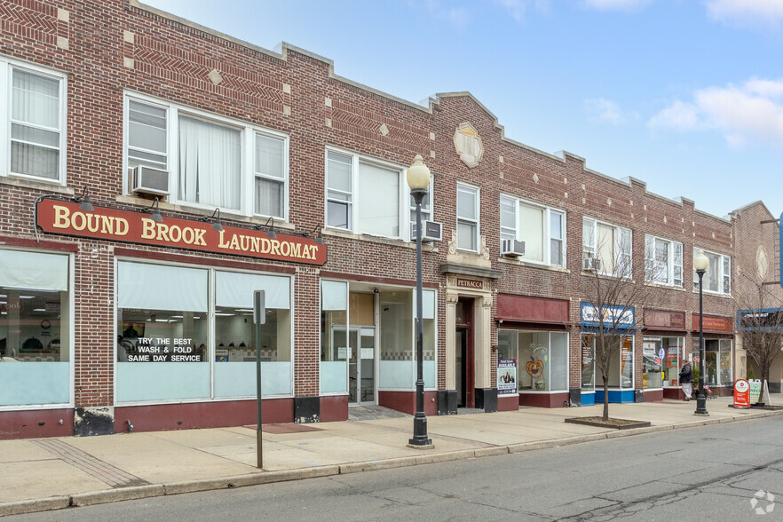 18 Hamilton St, Bound Brook, NJ à vendre - Photo principale - Image 1 de 1