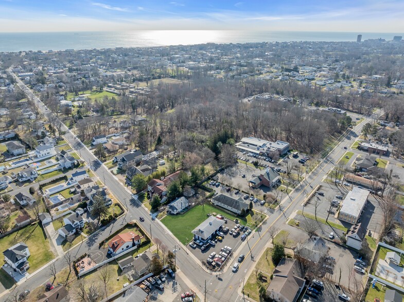 207 Monmouth Rd, Oakhurst, NJ for sale - Building Photo - Image 1 of 14