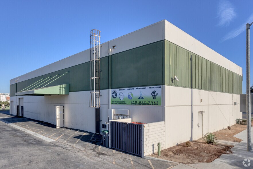 1000 E Dominguez St, Carson, CA à louer - Photo du bâtiment - Image 2 de 7