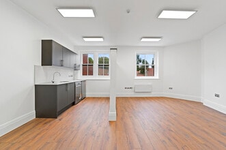 94 Kensington High St, Londres à louer Photo intérieure- Image 1 de 19