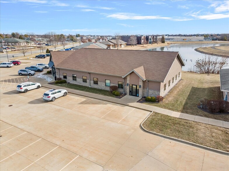 3330 Hedley Rd, Springfield, IL for lease - Building Photo - Image 2 of 3