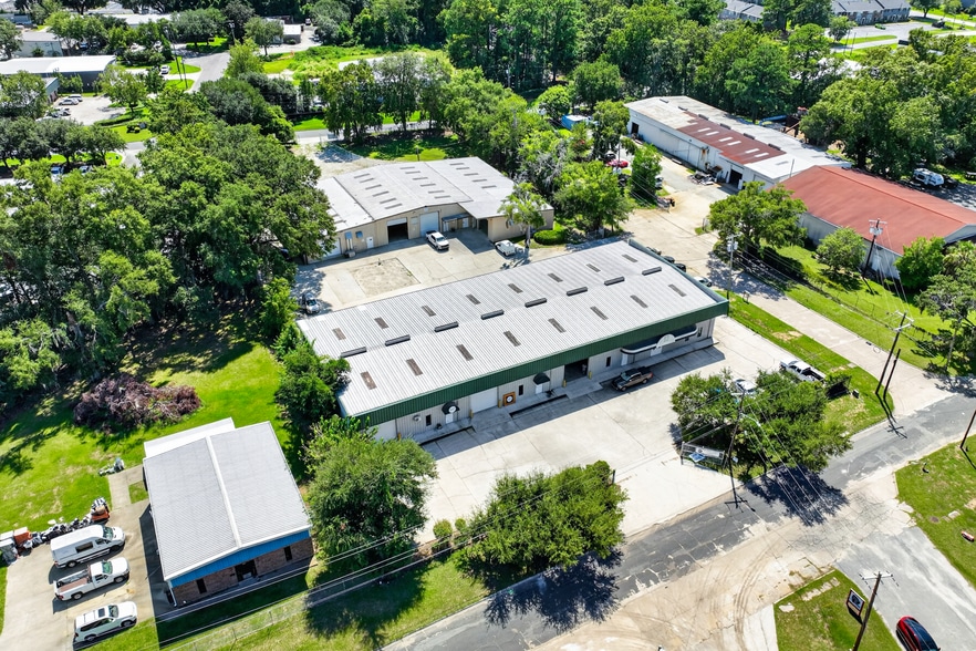 203 Deptford St, Savannah, GA for sale - Building Photo - Image 3 of 8