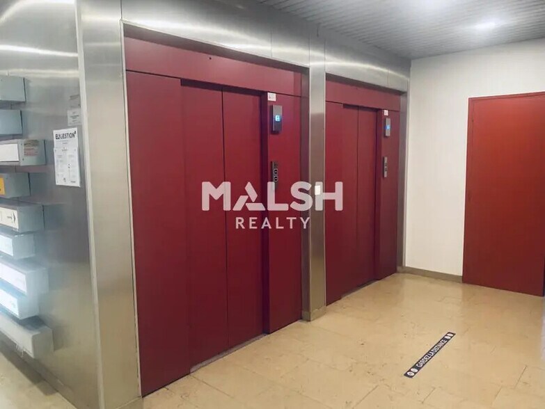 Office in Villeurbanne for lease - Building Photo - Image 3 of 15