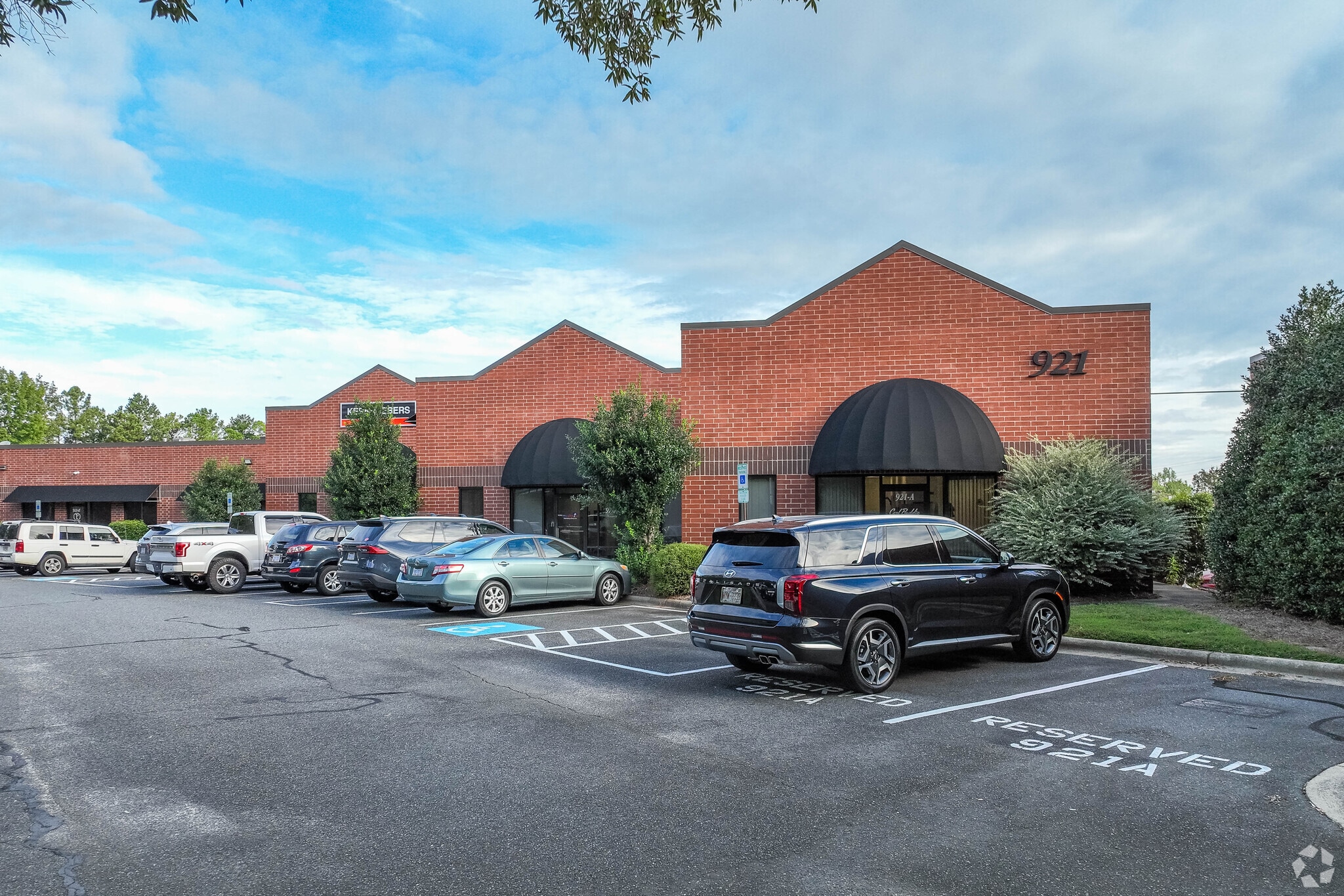 921 Matthews Mint Hill Rd, Matthews, NC for lease Primary Photo- Image 1 of 4